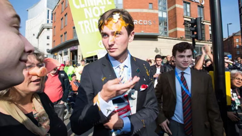 প্রতিবাদ জানাতে ডিম ছোড়া হয় কেন?