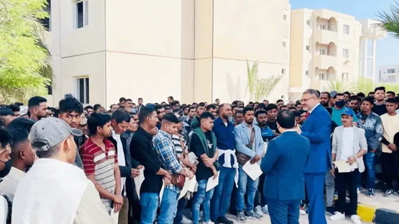 আরও ৩১০ বাংলাদেশিকে দেশে ফেরত পাঠালো লিবিয়া