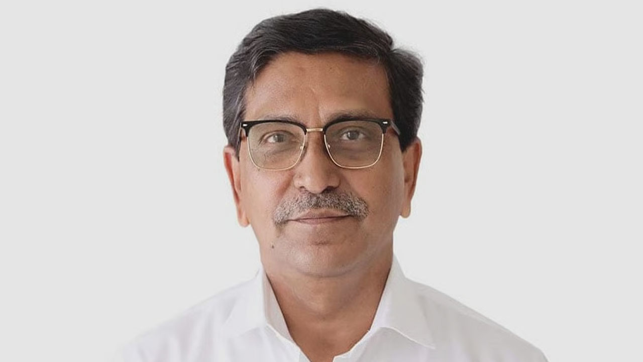 হানিফসহ চারজনের বিচার শুরু, গ্রেফতারি পরোয়ানা জারি