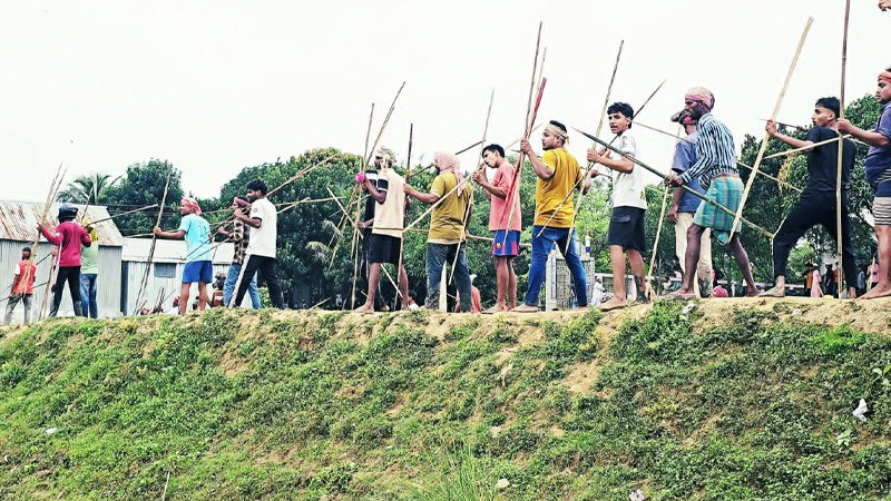 সরাইলে দুই ভাইয়ের বিরোধে রক্তক্ষয়ী সংঘর্ষ, আহত ৩০