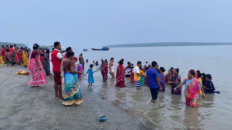 রাঙ্গাবালীতে প্রথমবারের মতো চরহেয়ার সৈকতে রাস উৎসব