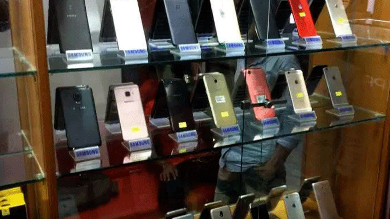 আজ সারাদেশে মোবাইল ফোনের দোকান বন্ধ